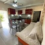 Sappir House Pigadhákia